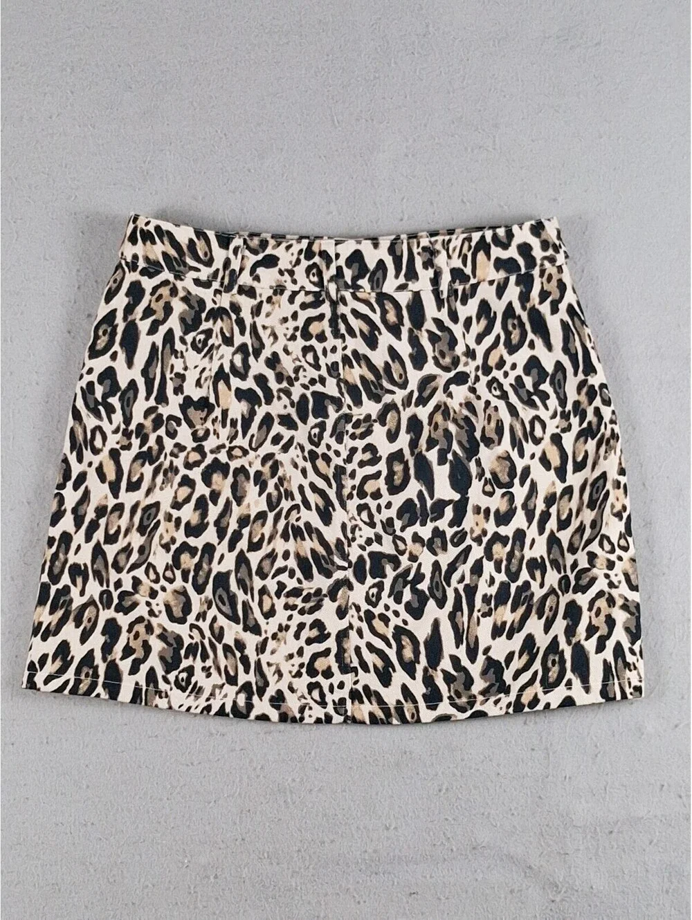 Francesca's Mi Ami Leopard Print Belted Denim Mini Skirt Medium Womens